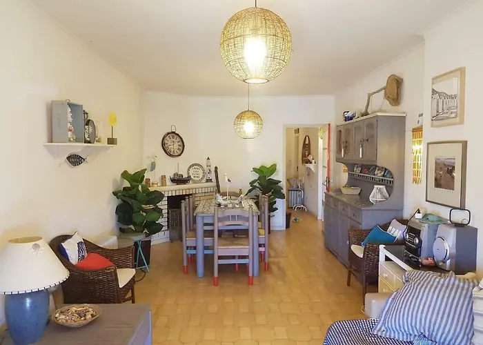 Sunny Holidays 아파트